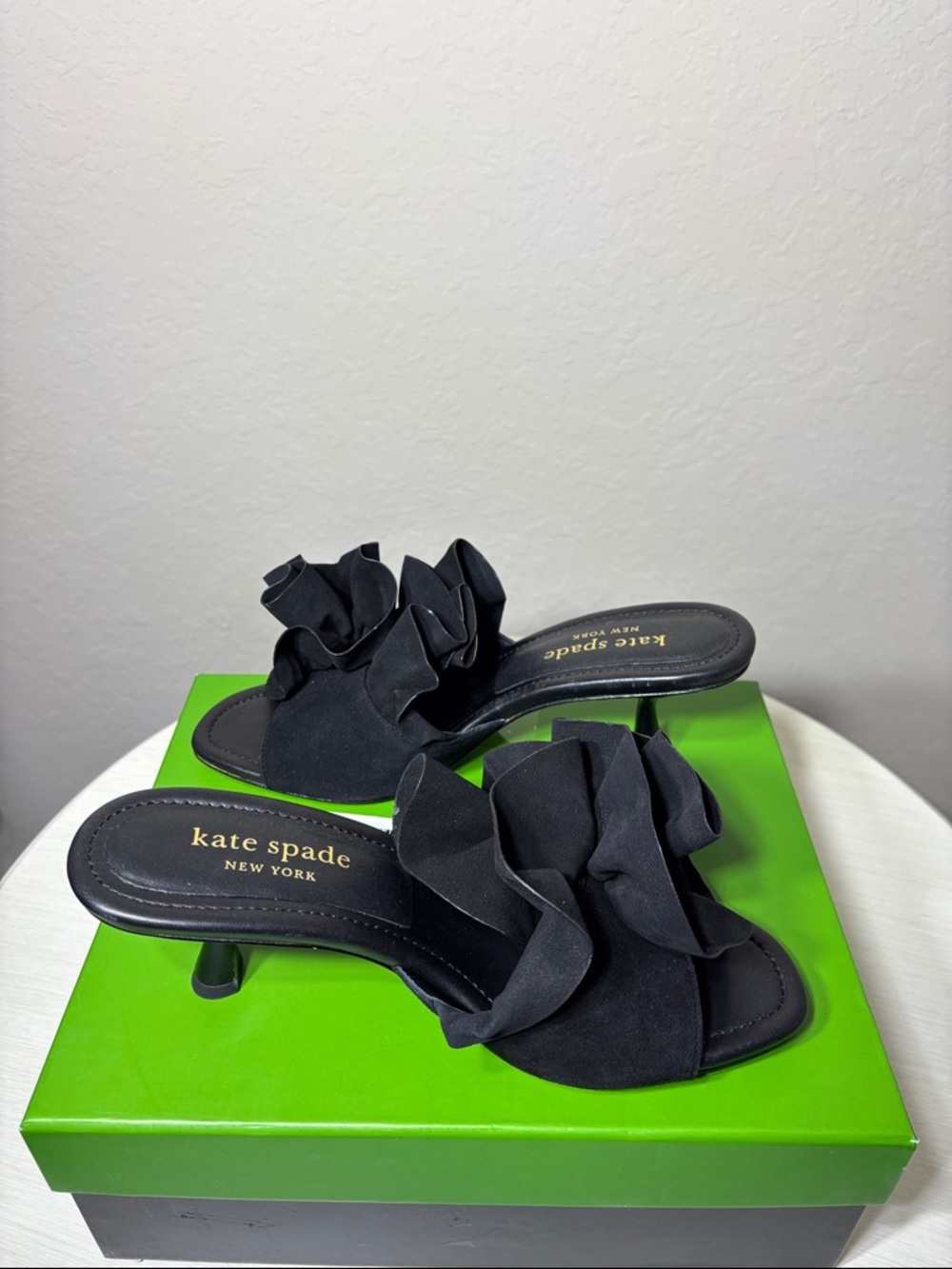 NIB Kate Spade New York Flourish Heeled Sandals in Black - Size 7.5B - Picture 9 of 10